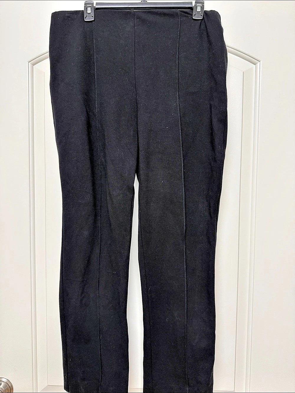 Chicos Straight Leg Pants in Black Size 2P Like New